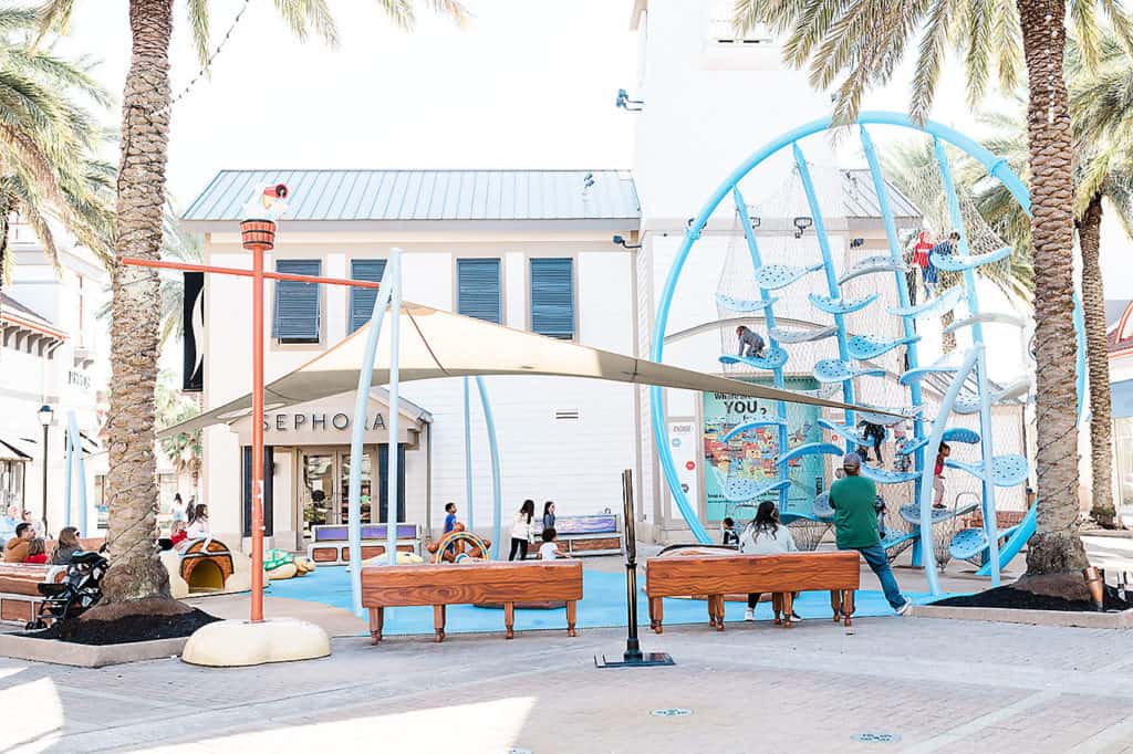 destin commons playground gives you things to do in Destin fl with toddlers