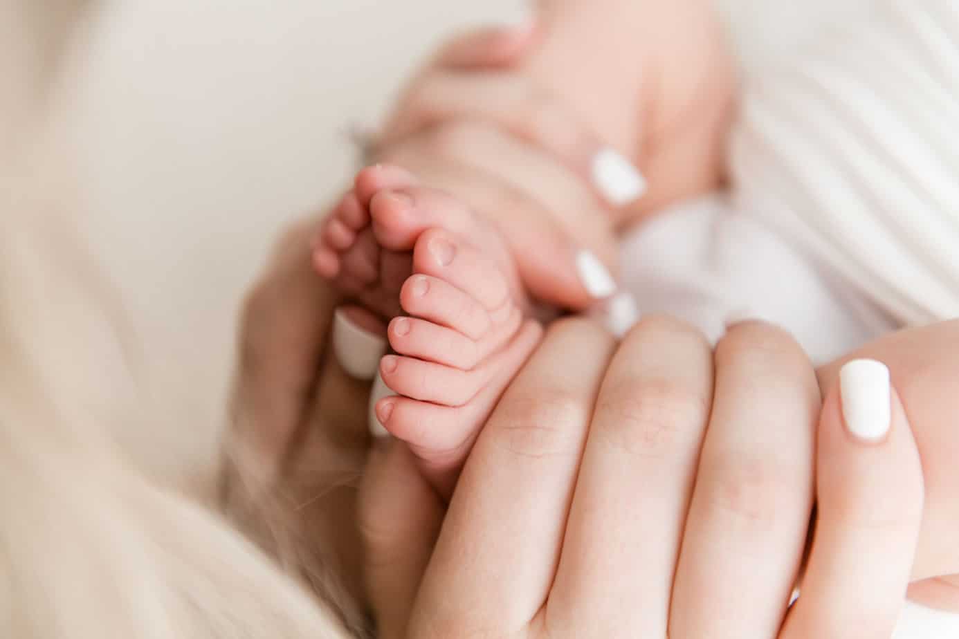 newborn feet detail photo