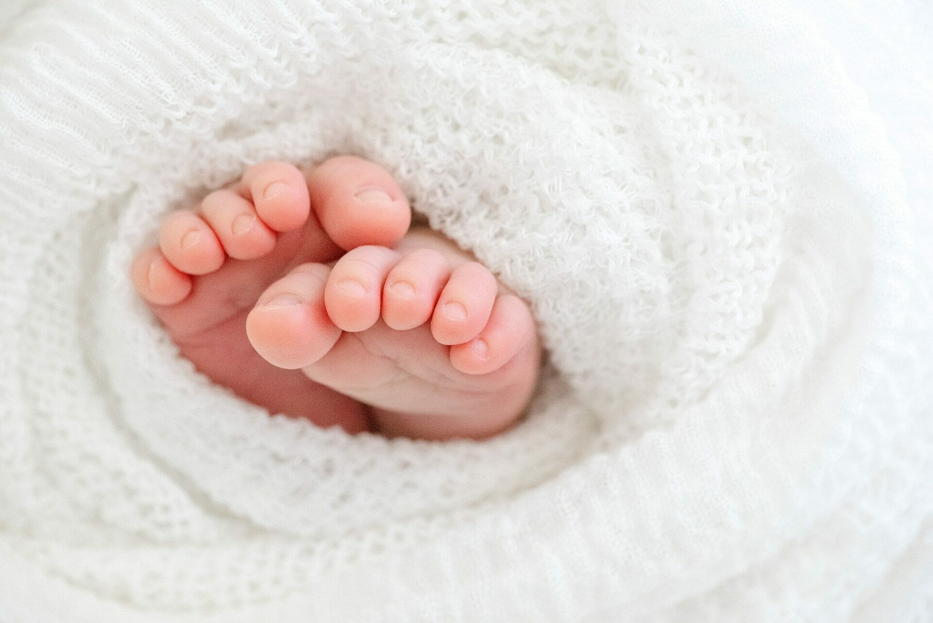 new born feet detail shot by Tallahassee newborn photographer